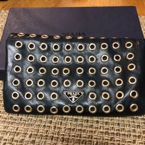 Beautiful Prada Wallet. Barely used. Like new. Soft leather and gold grommet